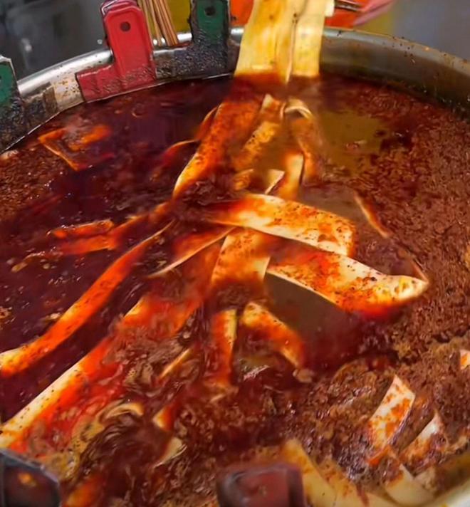 甘肃文旅听个劝拿掉天水麻辣烫的塑料袋吧！(图5)
