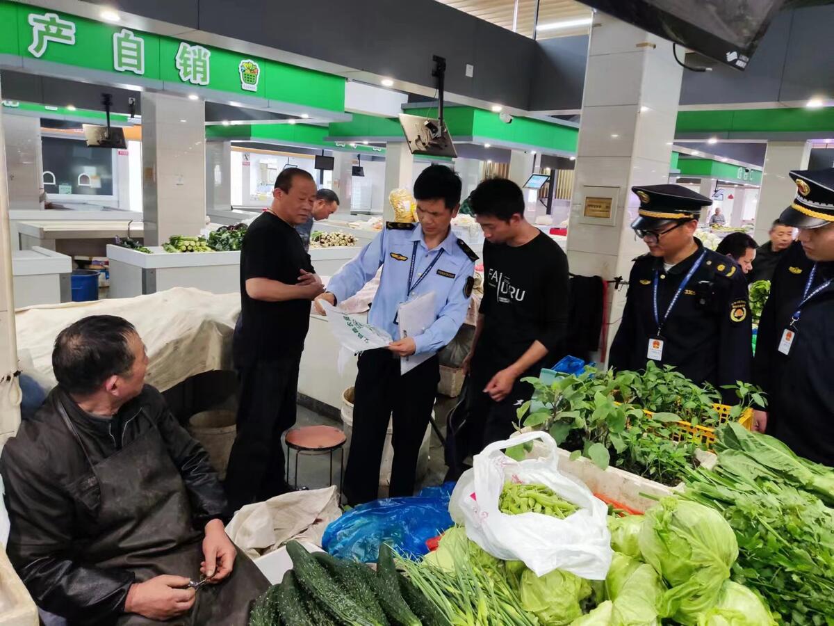 嘉兴南湖区新兴街道：积极参加垃圾分类减少使用塑料制品(图2)