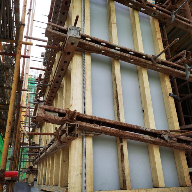 塑料建筑模板安装指南及其现场管理实践(图3)