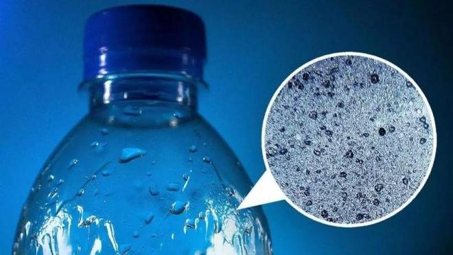 外媒：瓶装水含大量微塑料对人体有潜在危害！喝什么水才安全？(图8)