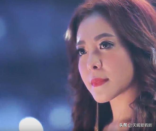 泰剧《火之迷恋》冷艳妈妈桑和绿茶小水的塑料姐妹情(图13)