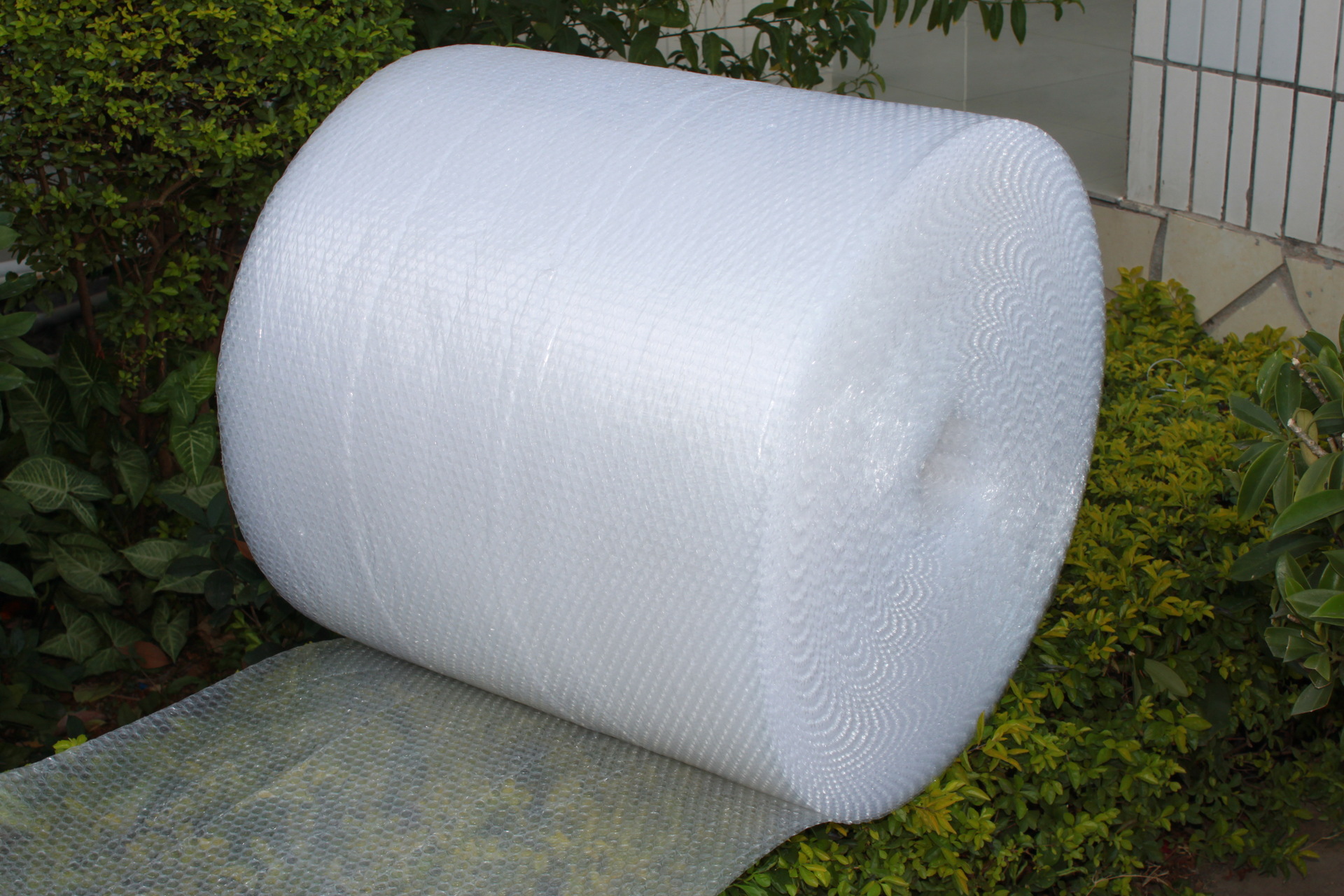 快递“轻包装”绿色物流按下加速键