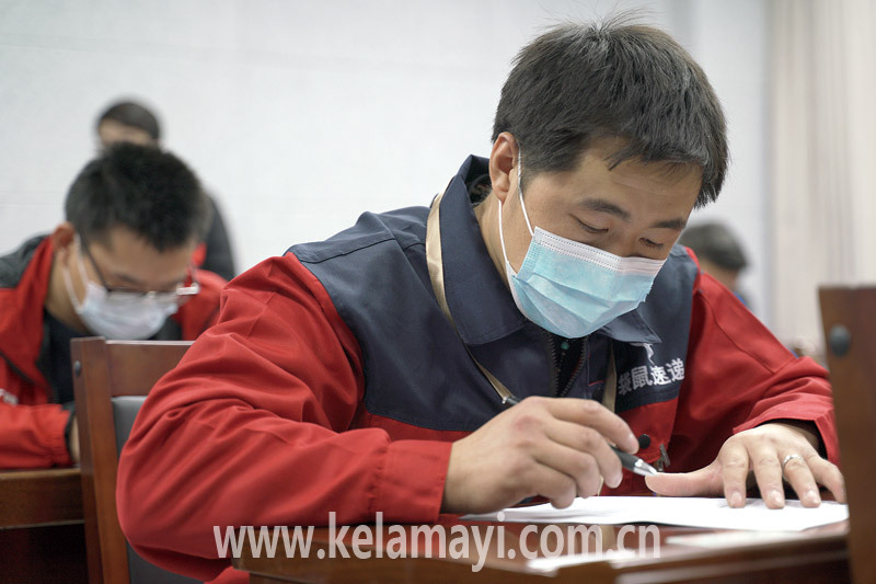 技能人才大比武竞技场上亮绝活(图2)