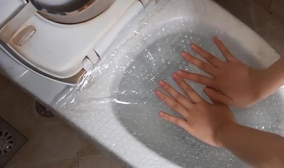 快递里的气泡膜别扔啦！放卫生间、厨房特实用一年能省不少钱！(图20)