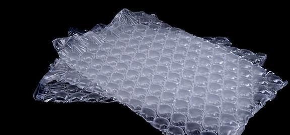 快递里的气泡膜别扔啦！放卫生间、厨房特实用一年能省不少钱！(图25)