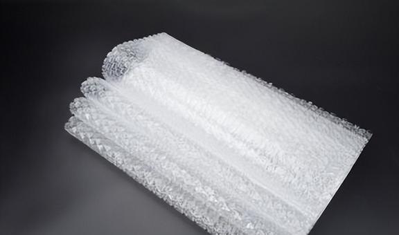 快递里的气泡膜别扔啦！放卫生间、厨房特实用一年能省不少钱！(图29)