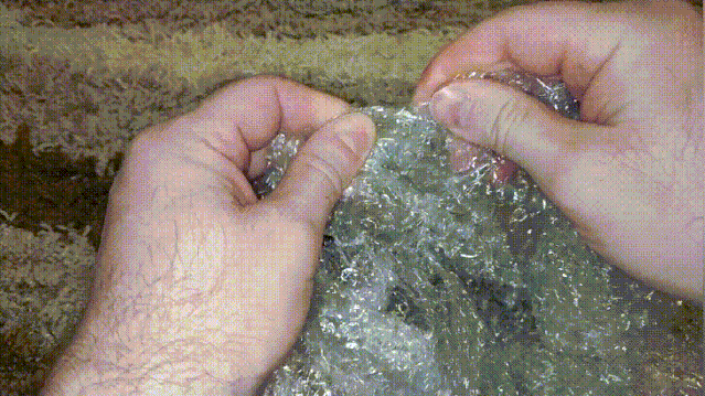 日本厂家改良了气泡膜比起传统圆形气泡纸更好撕10000分之1的机率还能找到爱心