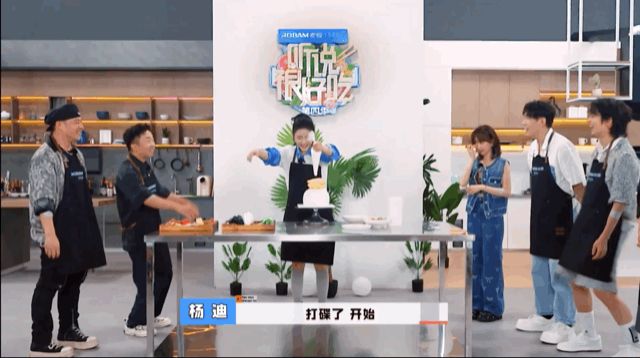 东北人有“夺”热情？｜《听说很好吃4》体验“尔滨”最火美食