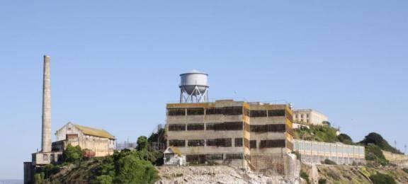 史上最强越狱三人组：自制假人头、挖洞一年逃亡57年仍未被抓获