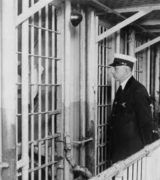 史上最强越狱三人组：自制假人头、挖洞一年逃亡57年仍未被抓获(图7)