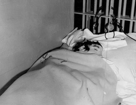 史上最强越狱三人组：自制假人头、挖洞一年逃亡57年仍未被抓获(图10)