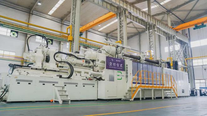 海天JU24000M水平旋转多组份注塑机成功交付刷新华南纪录(图2)