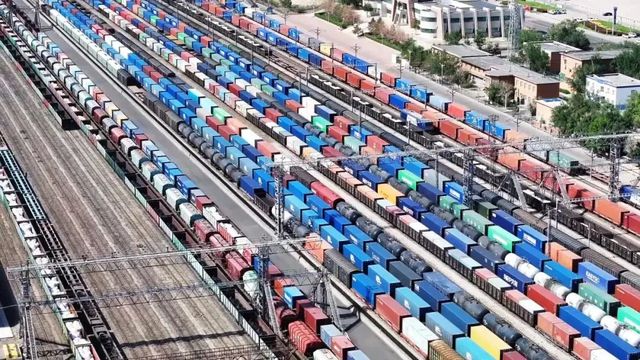 武汉到瑞士铁路运输如何保障货物安全？