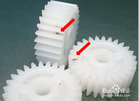 宁波美丁模塑取得一种电瓶外壳注塑模具专利防止型芯移动避免厚薄不一(图1)