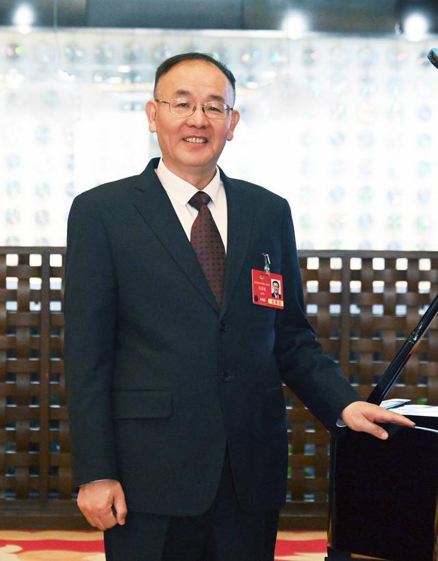 全国政协常委、国家邮政局原局长马军胜：快递向“绿”前行 重在系统治理协同治理丨聚焦国常会