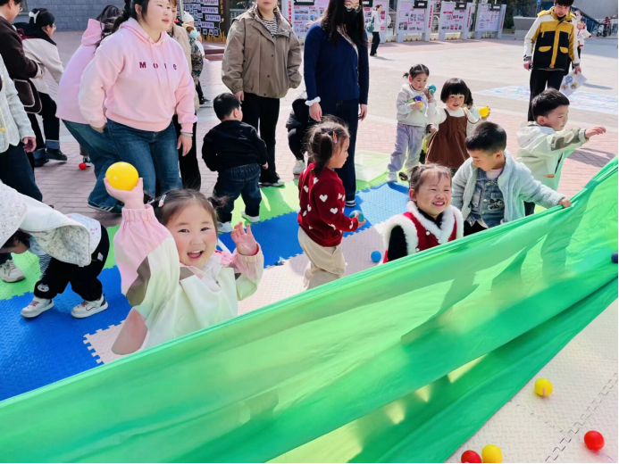 乐育乐享 亲子同长合肥幼教集团光明之家幼儿园开展早教进社区活动(图2)