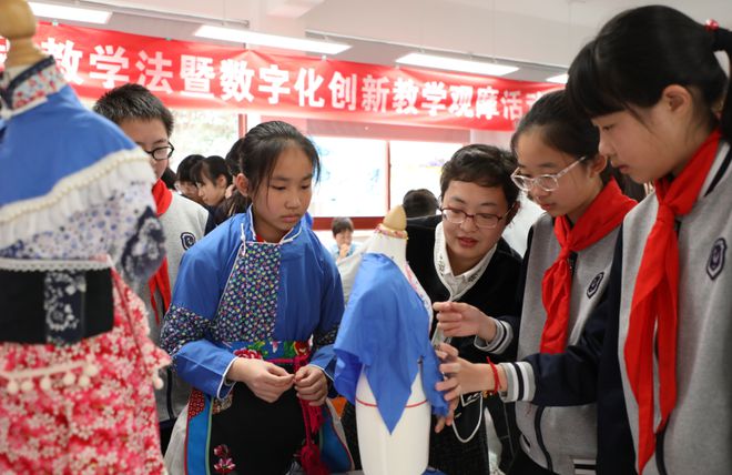 把学习和生活都还给学生！这所小学被顾明远先生称为“无界乐园”(图3)