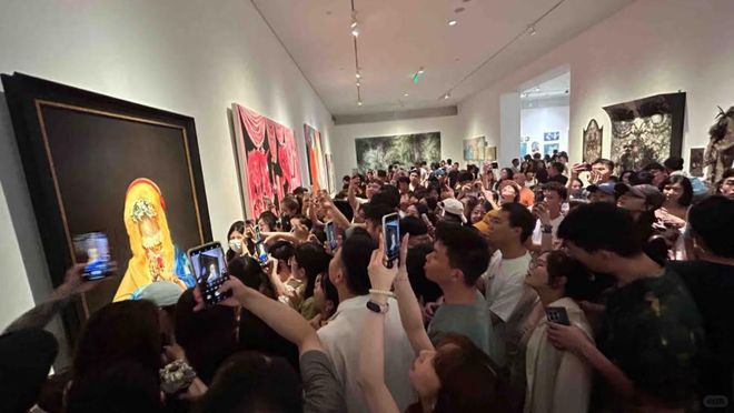 川美毕设《祷》爆火！网友：太逼真了差点上手摸