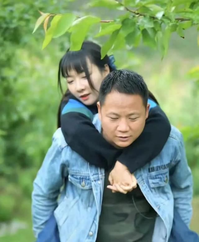 川渝 “水果猎人”共赴凉山之约：让会理石榴从直播间走出大山、甜了果农心(图5)