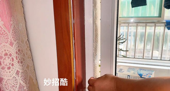 把快递气泡膜放在窗户上作用太厉害了解决家家户户的大难题(图2)