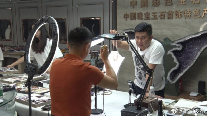 直播电商从流量驱动转向供应链为王哪些行业将受益最大？