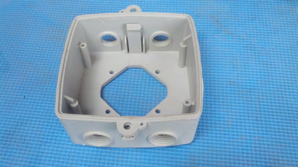 三得利取得注塑模具用旋转架专利在需要不同列数时通过旋转支架调整吸盘的方向实现多用途注塑加工