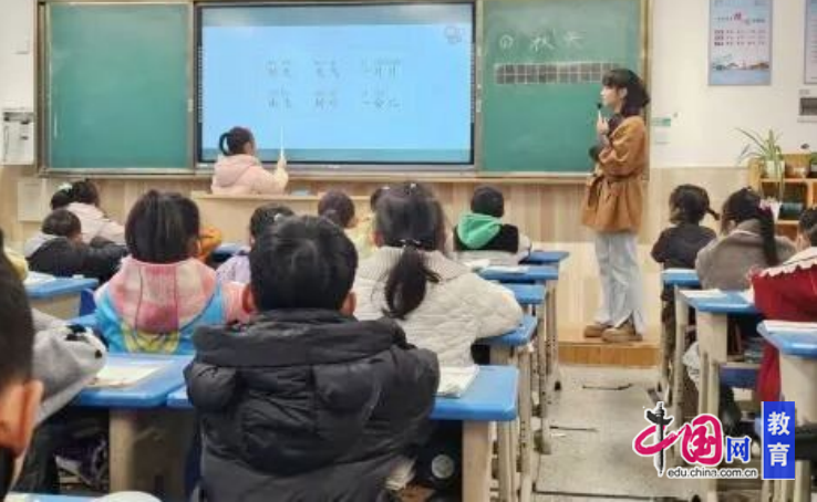 峨眉二小对“以生为本”的探索永不止步(图3)