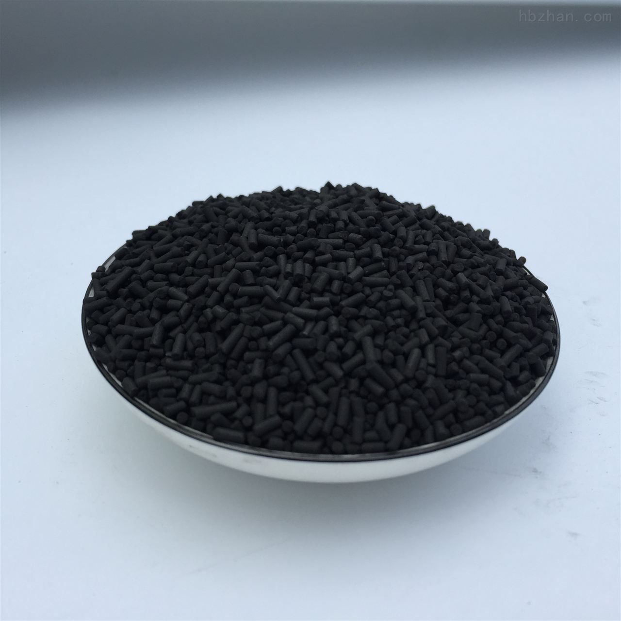 河南华盾申请防火门灌浆填充设备专利提升防火门门扇的灌浆效率(图1)