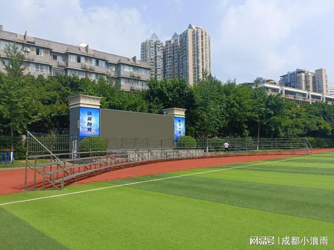 合影站架丨合影台阶租赁：人员层级分明、主次有序、无遮挡(图3)